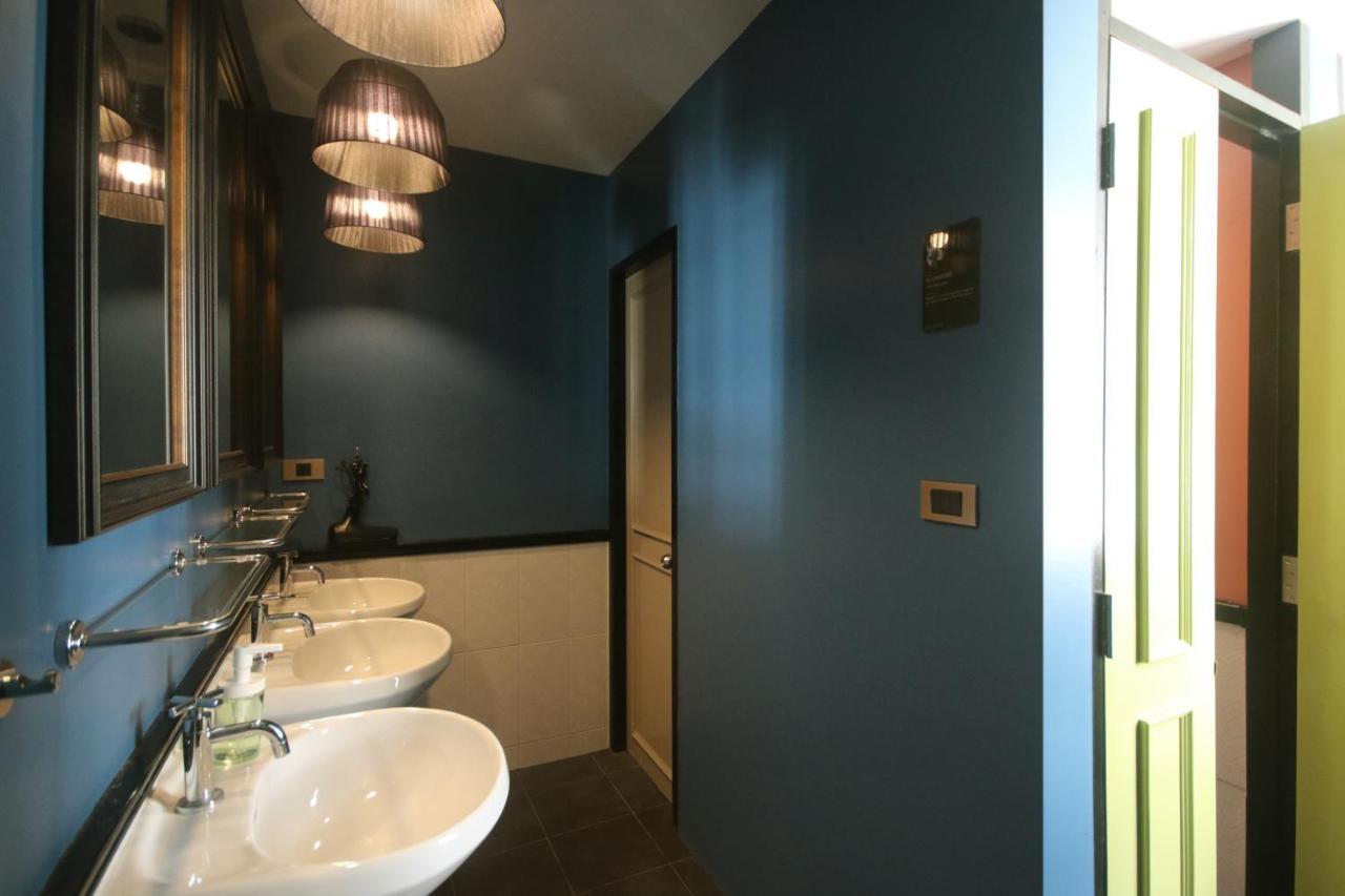 Siam Colors Hostel Bangkok Bagian luar foto